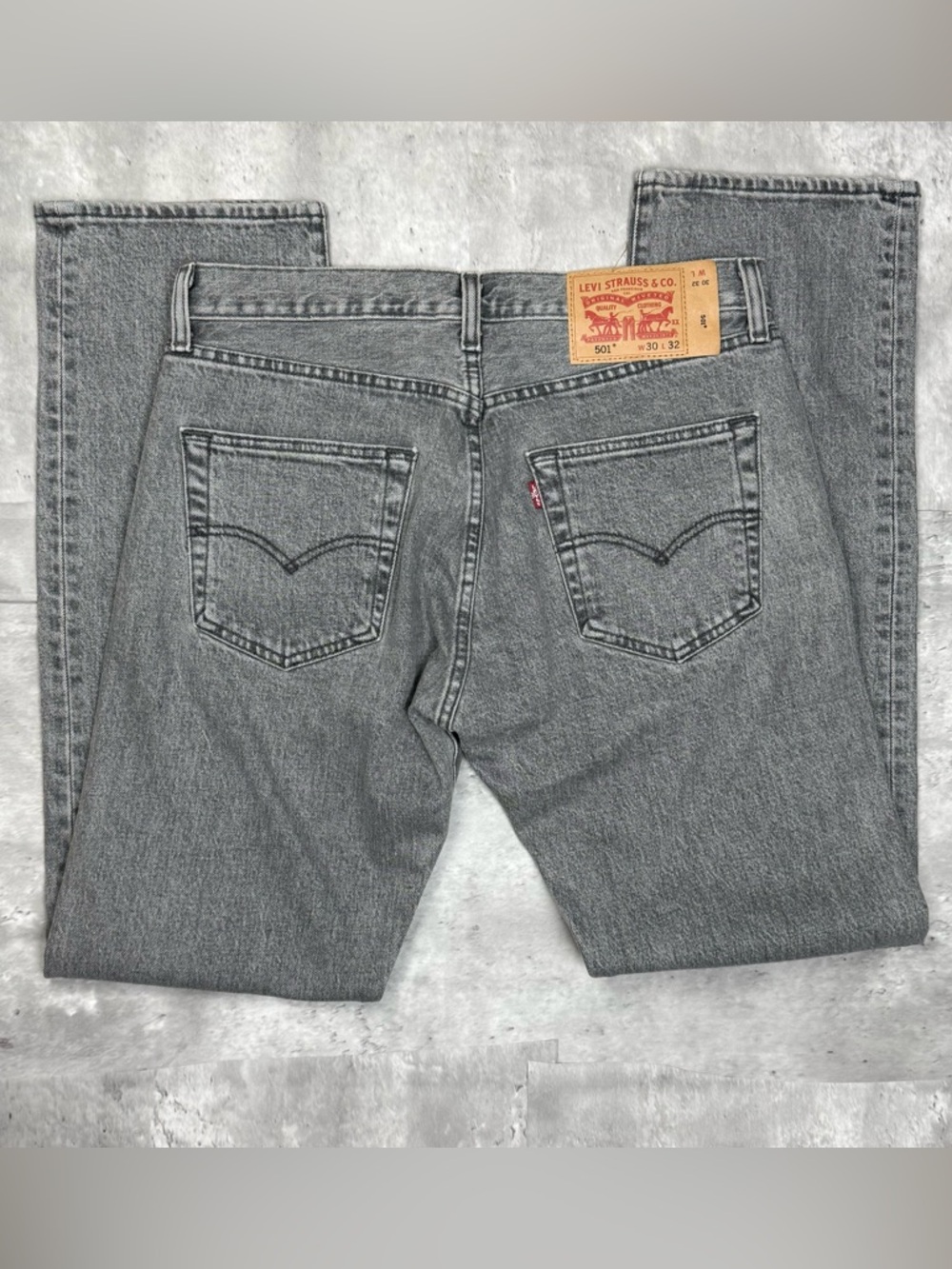 Levi’s 501 Jeans Men’s 30x32 Gray Wash Straight Leg Button Fly Classic Denim